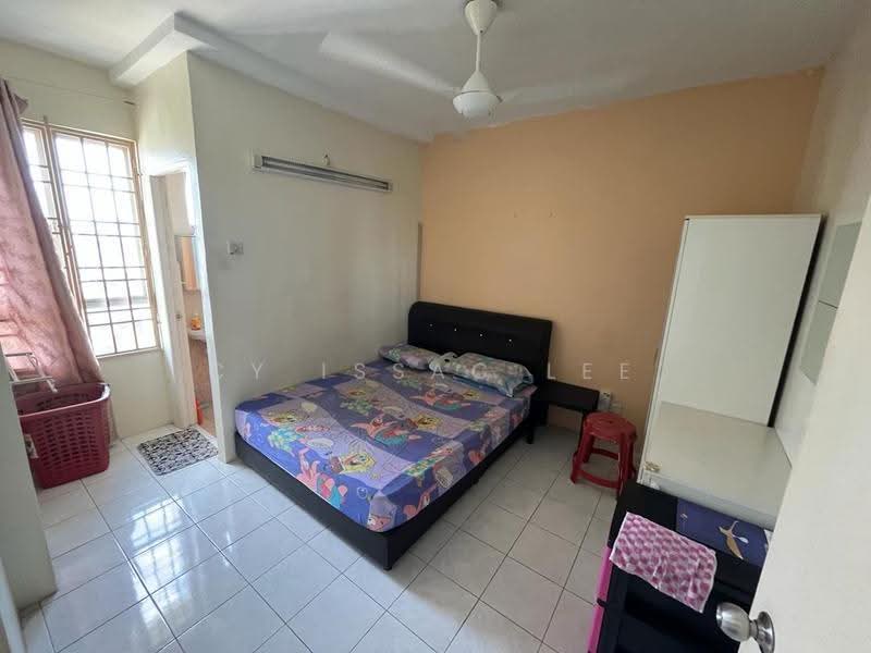Pangsapuri untuk Dijual di Relau Vista Apartment - Cy Issac Lee - Bedroom - PropertyGuru.com.my