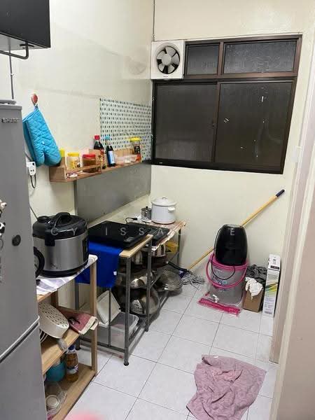 Pangsapuri untuk Dijual di Relau Vista Apartment - Cy Issac Lee - Kitchen - PropertyGuru.com.my