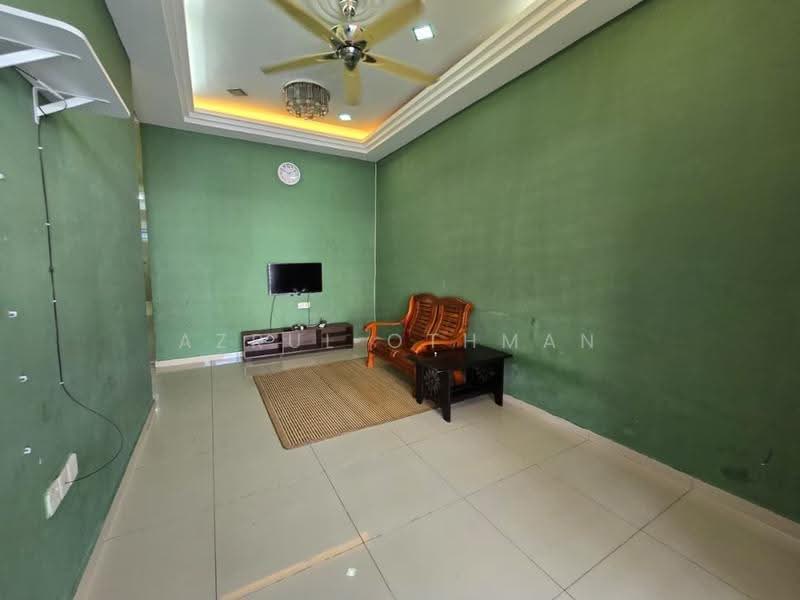 Rumah Teres 1-Tingkat untuk Dijual di Bandar Sri Sendayan (Negeri Sembilan) - Azrul Othman - Living Room - PropertyGuru.com.my