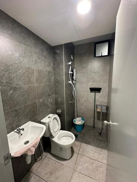 Kediaman Servis untuk Disewa di Traders Park - Amy Low - Bathroom - PropertyGuru.com.my