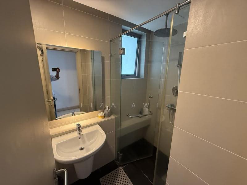 Kediaman Servis untuk Dijual di Suasana Bukit Ceylon / Raja Chulan Residences - Liza Awi - Bathroom - PropertyGuru.com.my