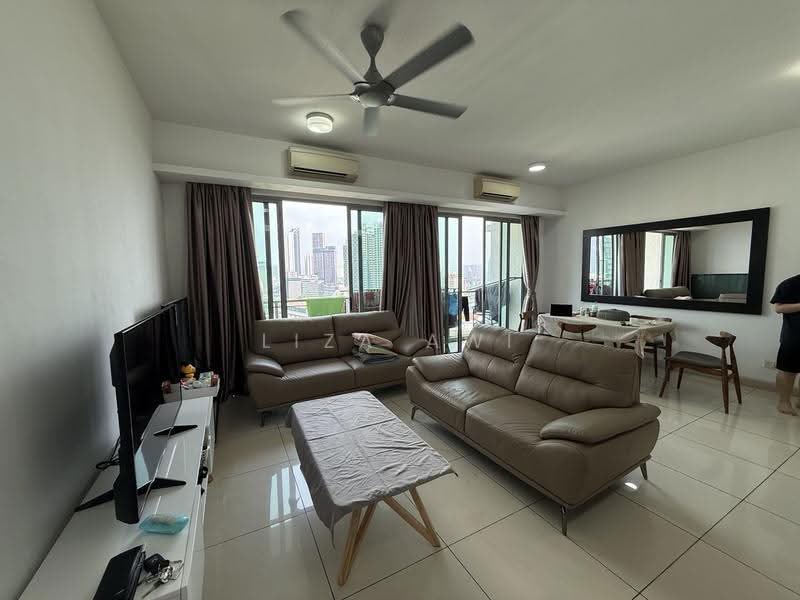 Kediaman Servis untuk Dijual di Suasana Bukit Ceylon / Raja Chulan Residences - Liza Awi - Living Room - PropertyGuru.com.my
