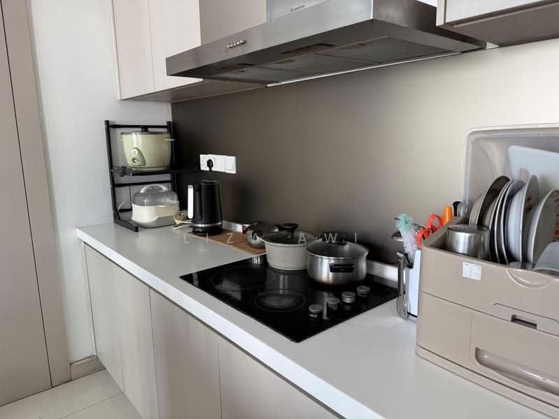 Kediaman Servis untuk Dijual di Suasana Bukit Ceylon / Raja Chulan Residences - Liza Awi - Kitchen - PropertyGuru.com.my