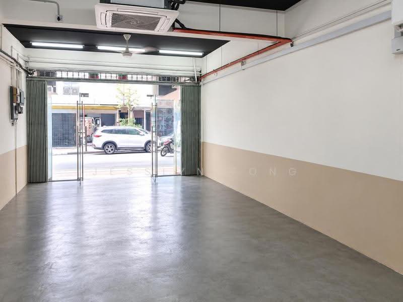 Shop for Rent in Salak South (Kuala Lumpur) - Jesslyn Tong - Entrance - PropertyGuru.com.my
