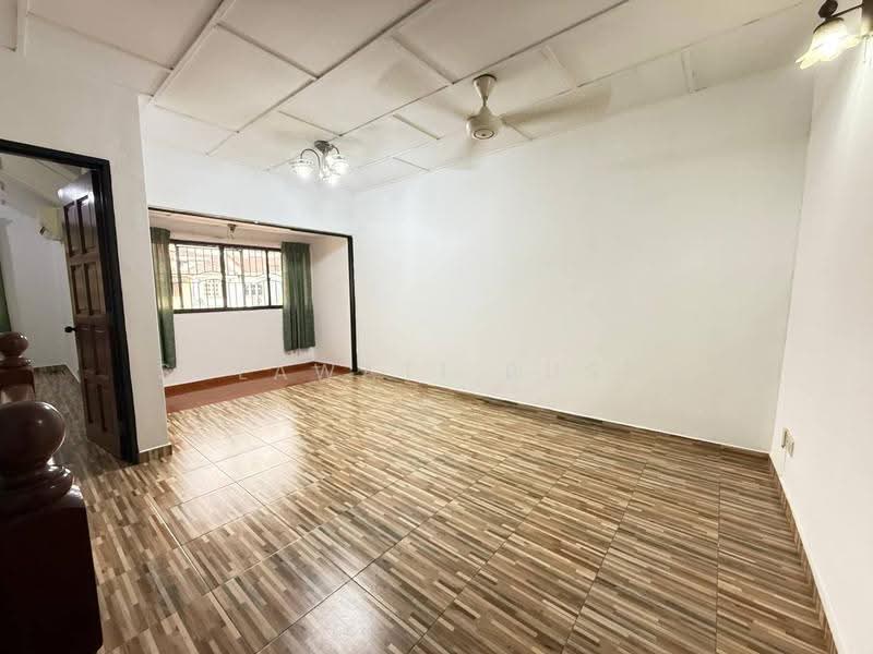 2-storey Terraced House for Sale in Seksyen 20 (Shah Alam) - Salawati Busro - Living Room - PropertyGuru.com.my