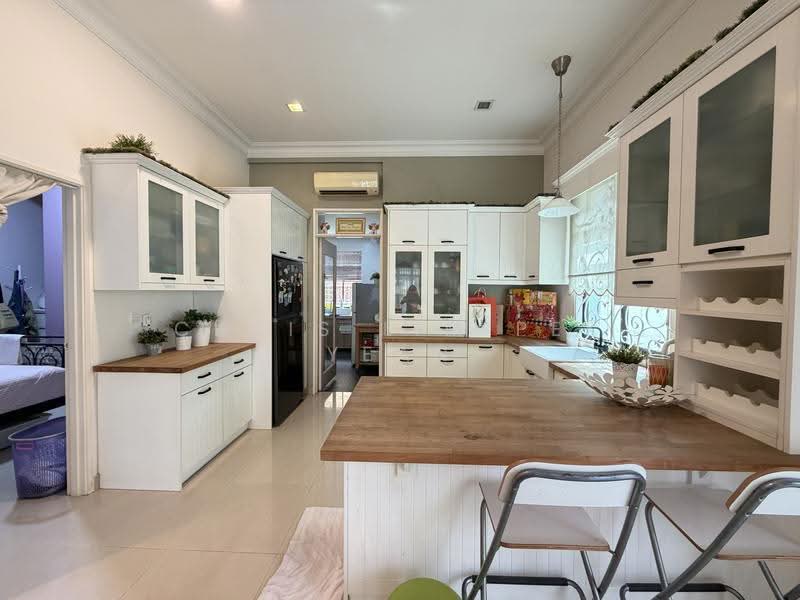 Rumah Berkembar untuk Dijual di Bandar Sungai Long (Selangor) - Chris Lim Pek Yean - Kitchen - PropertyGuru.com.my