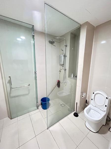 Service Residence for Sale at KL Gateway Residences - Kai Shwen Lai - Bathroom - PropertyGuru.com.my
