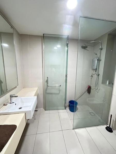 Service Residence for Sale at KL Gateway Residences - Kai Shwen Lai - Bathroom - PropertyGuru.com.my