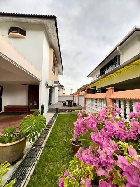 Rumah Berkembar untuk Dijual di Taman Johor Jaya (Johor Bahru) - Bevis Hoo - PropertyGuru.com.my