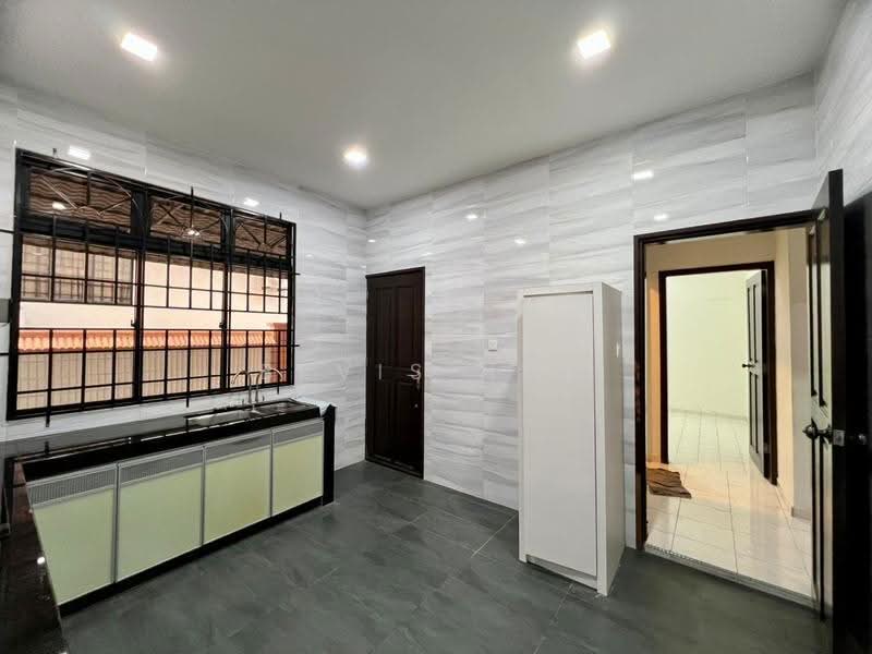 Rumah Berkembar untuk Dijual di Taman Johor Jaya (Johor Bahru) - Bevis Hoo - PropertyGuru.com.my