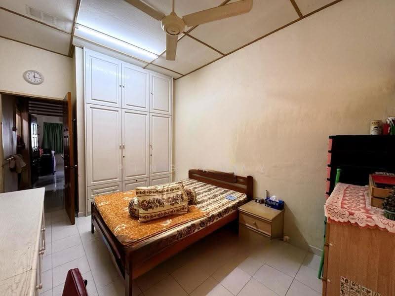 Rumah Berkembar untuk Dijual di Taman Green Lane (Jelutong) - Ping Koay - Bedroom - PropertyGuru.com.my