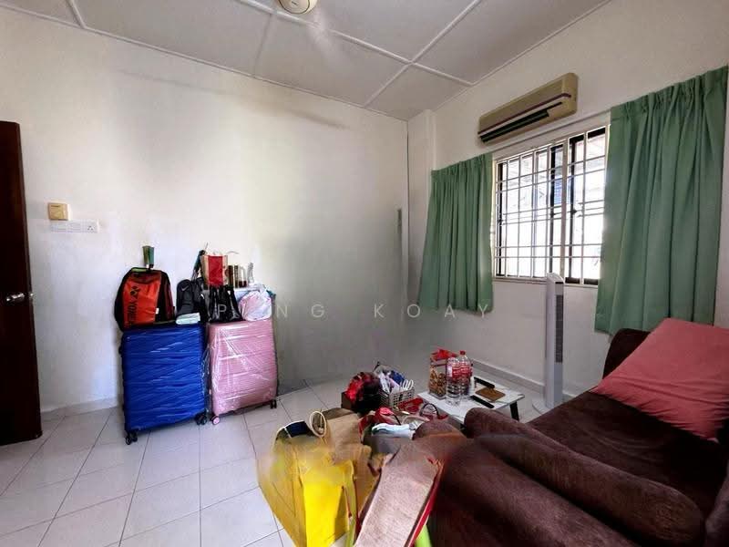 Rumah Berkembar untuk Dijual di Taman Green Lane (Jelutong) - Ping Koay - Living Room - PropertyGuru.com.my