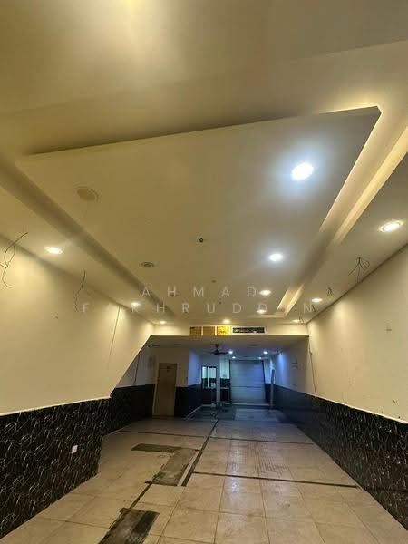 Shop / Office untuk Dijual di Bandar Baru Uda (Tampoi) - Ahmad Fakhruddin - Entrance - PropertyGuru.com.my