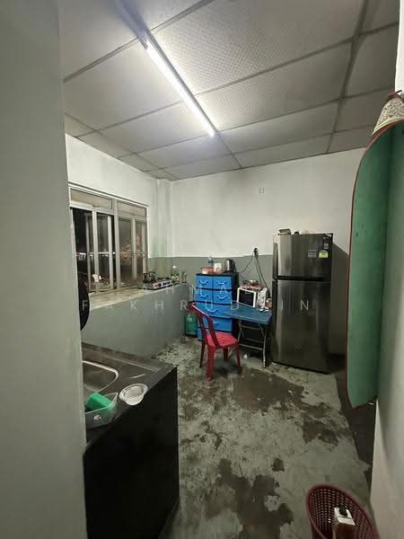 Shop / Office untuk Dijual di Bandar Baru Uda (Tampoi) - Ahmad Fakhruddin - Kitchen - PropertyGuru.com.my