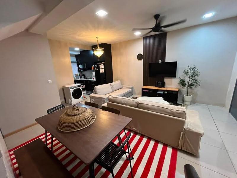 Rumah Teres 2-Tingkat untuk Dijual di Cybersouth (Dengkil) - Kuro Chan - Living Room - PropertyGuru.com.my