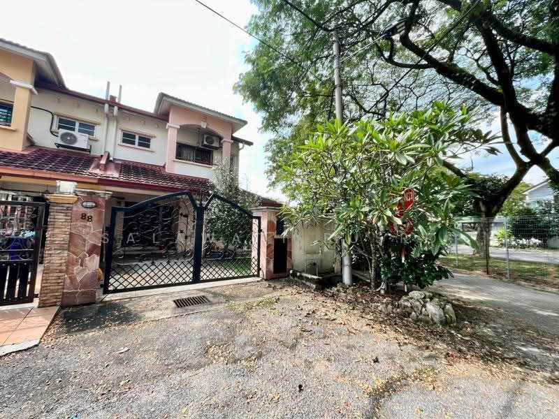 Rumah Teres 2-Tingkat untuk Dijual di TAMAN PUCHONG UTAMA (Puchong) - Salawati Busro - Exterior - PropertyGuru.com.my