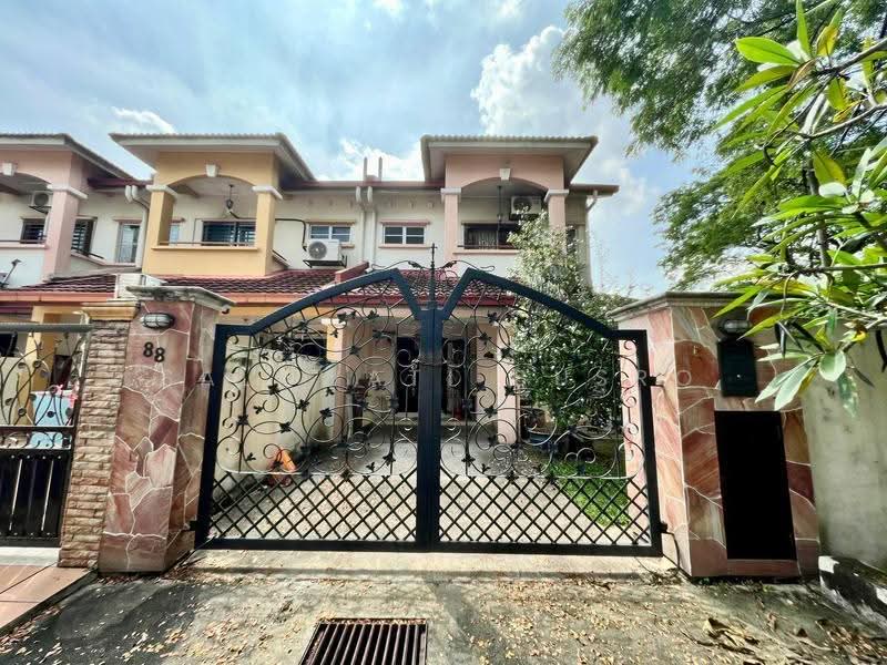 Rumah Teres 2-Tingkat untuk Dijual di TAMAN PUCHONG UTAMA (Puchong) - Salawati Busro - Exterior - PropertyGuru.com.my