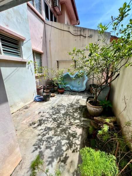 Rumah Teres 2-Tingkat untuk Dijual di TAMAN PUCHONG UTAMA (Puchong) - Salawati Busro - Exterior - PropertyGuru.com.my