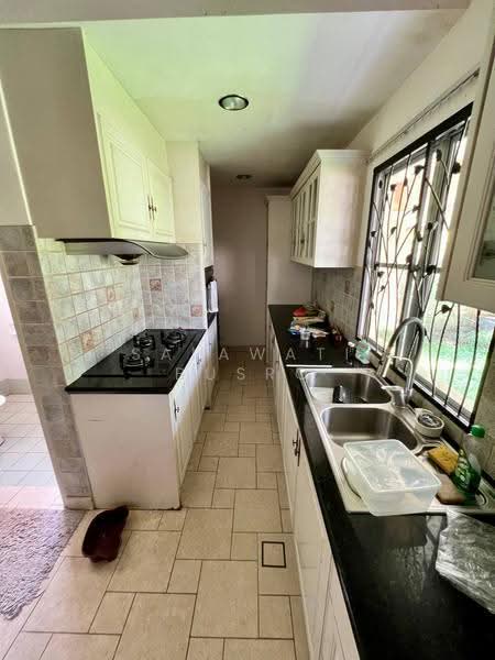 Rumah Teres 2-Tingkat untuk Dijual di TAMAN PUCHONG UTAMA (Puchong) - Salawati Busro - Kitchen - PropertyGuru.com.my