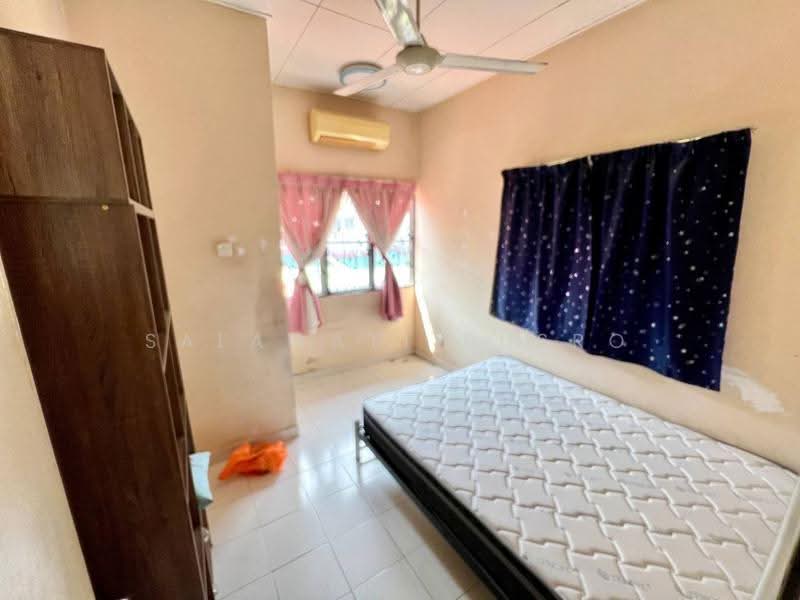 Rumah Teres 2-Tingkat untuk Dijual di TAMAN PUCHONG UTAMA (Puchong) - Salawati Busro - Bedroom - PropertyGuru.com.my