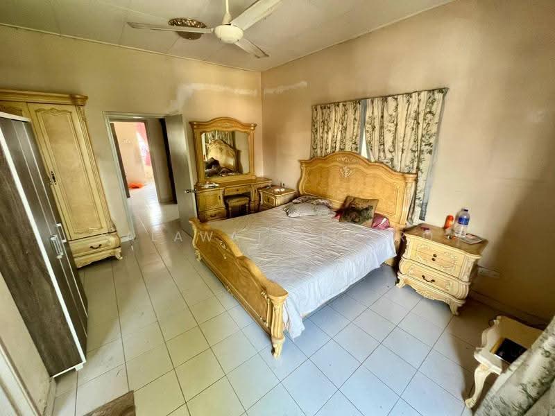 Rumah Teres 2-Tingkat untuk Dijual di TAMAN PUCHONG UTAMA (Puchong) - Salawati Busro - Bedroom - PropertyGuru.com.my