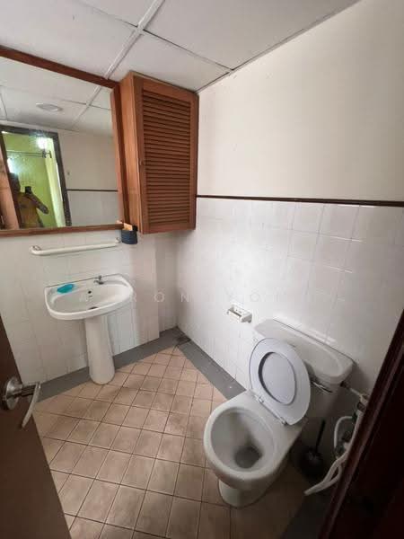 Condominium for Sale at Bistari Condominium - Aaron Yong - Bathroom - PropertyGuru.com.my