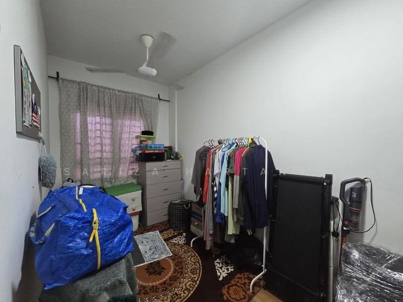 Apartment for Sale at Jenderam Indah - Sariza Hartanah - Bedroom - PropertyGuru.com.my