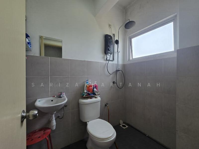 Apartment for Sale at Jenderam Indah - Sariza Hartanah - Bathroom - PropertyGuru.com.my