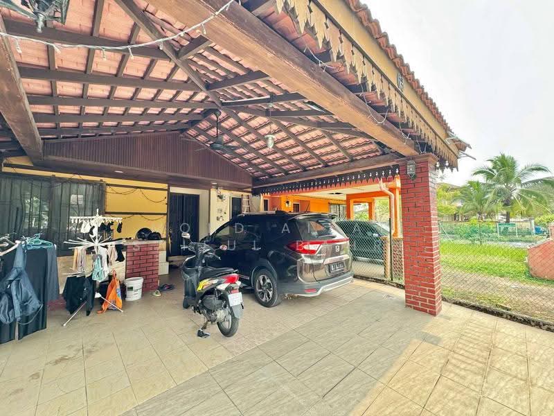 Rumah Teres 2-Tingkat untuk Dijual di Seksyen 7 (Shah Alam) - Mohd Aizat Saiful Bahri - Exterior - PropertyGuru.com.my