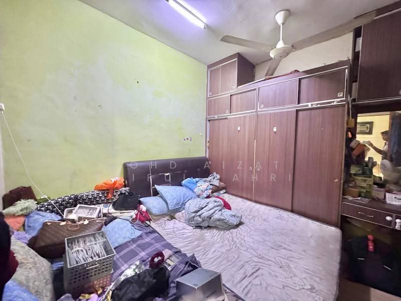 Rumah Teres 2-Tingkat untuk Dijual di Seksyen 7 (Shah Alam) - Mohd Aizat Saiful Bahri - Bedroom - PropertyGuru.com.my