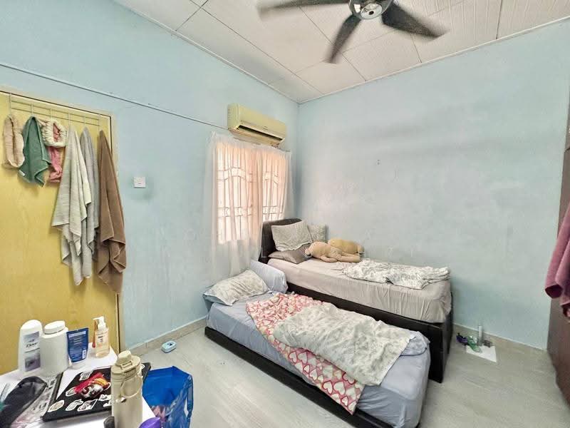 Rumah Teres 2-Tingkat untuk Dijual di Seksyen 7 (Shah Alam) - Mohd Aizat Saiful Bahri - Bedroom - PropertyGuru.com.my