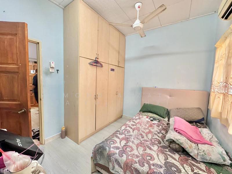Rumah Teres 2-Tingkat untuk Dijual di Seksyen 7 (Shah Alam) - Mohd Aizat Saiful Bahri - Bedroom - PropertyGuru.com.my