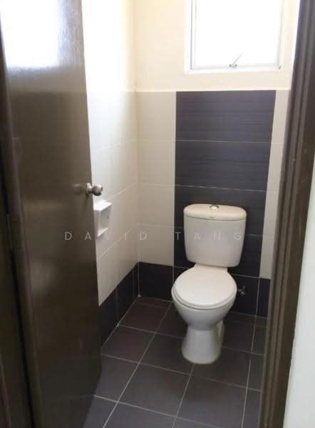 Shop for Sale in Semenyih Parklands (Beranang) - David Tang - Bathroom - PropertyGuru.com.my