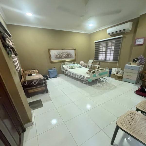 Bungalow House for Sale in Kota Seriemas (Nilai) - Joe Matthew - Bedroom - PropertyGuru.com.my