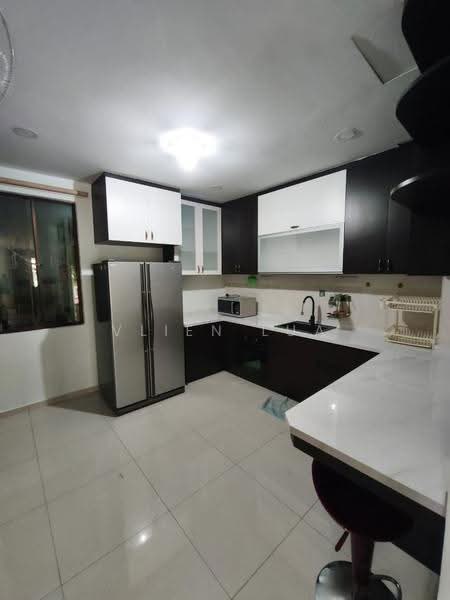 Cluster House for Rent in Austin Heights (Tebrau) - Vlien Lua - Kitchen - PropertyGuru.com.my