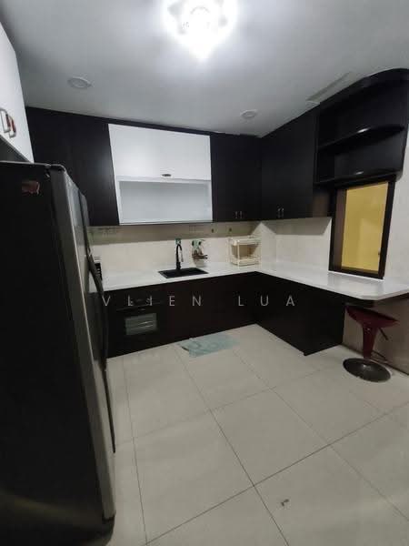 Cluster House for Rent in Austin Heights (Tebrau) - Vlien Lua - Kitchen - PropertyGuru.com.my