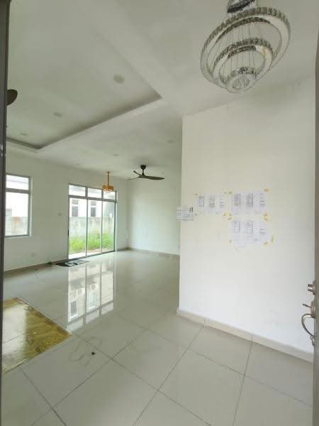 Rumah Kluster untuk Dijual di Taman Scientex Kulai (Sedenak) - Melinda Ee - Living Room - PropertyGuru.com.my