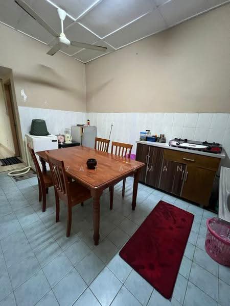 Terraced House for Sale in Beserah (Pahang) - Izzat Azman - Kitchen - PropertyGuru.com.my