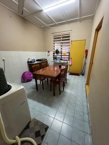 Terraced House for Sale in Beserah (Pahang) - Izzat Azman - Kitchen - PropertyGuru.com.my