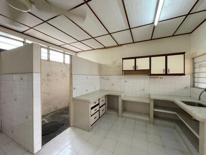 Rumah Berkembar untuk Dijual di Island Park (Jelutong) - Ping Koay - Kitchen - PropertyGuru.com.my