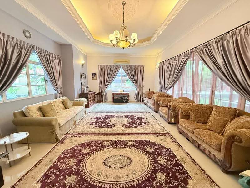 Bungalow House for Sale in Country Heights (Kajang) - Mohd Aizat Saiful Bahri - Living Room - PropertyGuru.com.my