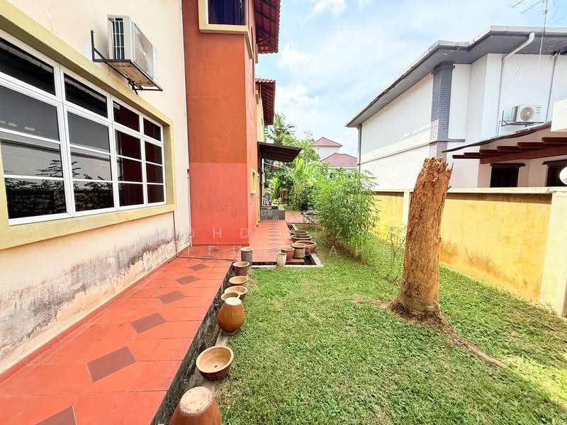 Bungalow House for Sale in Country Heights (Kajang) - Mohd Aizat Saiful Bahri - Exterior - PropertyGuru.com.my