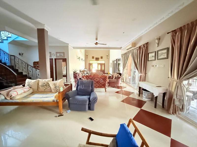 Bungalow House for Sale in Country Heights (Kajang) - Mohd Aizat Saiful Bahri - Living Room - PropertyGuru.com.my