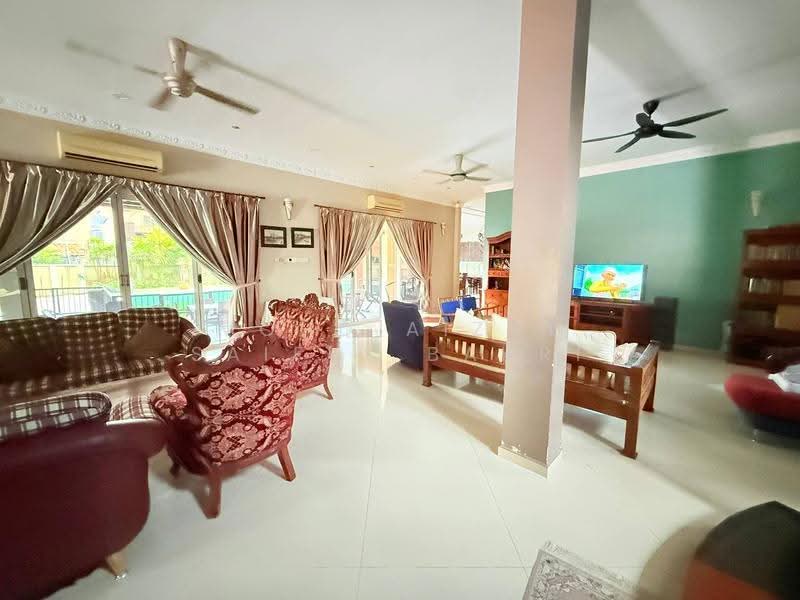 Bungalow House for Sale in Country Heights (Kajang) - Mohd Aizat Saiful Bahri - Living Room - PropertyGuru.com.my