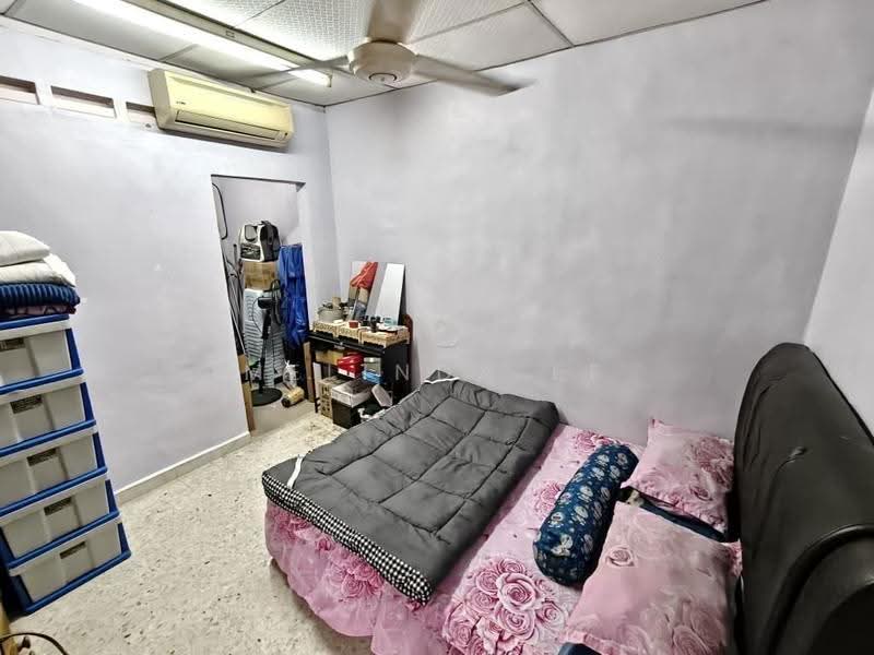 Rumah Teres 1-Tingkat untuk Dijual di Taman Universiti (Skudai) - Melinda Ee - Bedroom - PropertyGuru.com.my