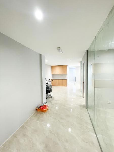 Pejabat untuk Disewa di Petaling Jaya (Selangor) - Peggy Lim - Corridor - PropertyGuru.com.my