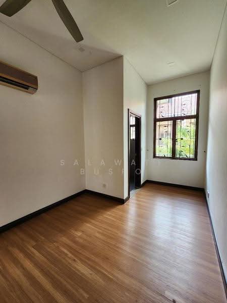 Rumah Teres 2-Tingkat untuk Dijual di Bukit Jelutong (Shah Alam) - Salawati Busro - Interior - PropertyGuru.com.my