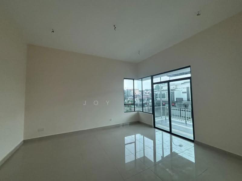 Rumah Kluster untuk Dijual di Taman Ungku Tun Aminah (Skudai) - Joy Min - Living Room - PropertyGuru.com.my