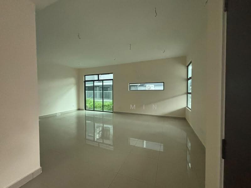 Rumah Kluster untuk Dijual di Taman Ungku Tun Aminah (Skudai) - Joy Min - Living Room - PropertyGuru.com.my