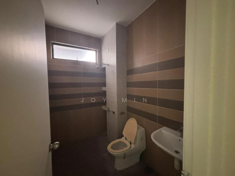 Rumah Kluster untuk Dijual di Taman Ungku Tun Aminah (Skudai) - Joy Min - Bathroom - PropertyGuru.com.my